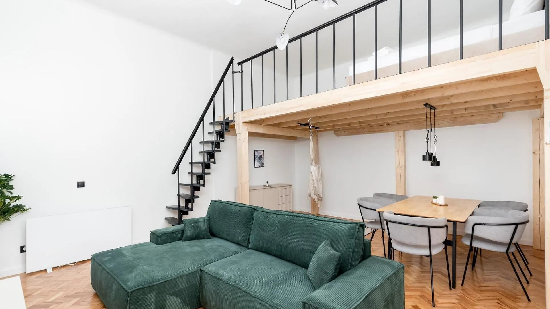 Old Town Apartment With Mezzanine Kraków