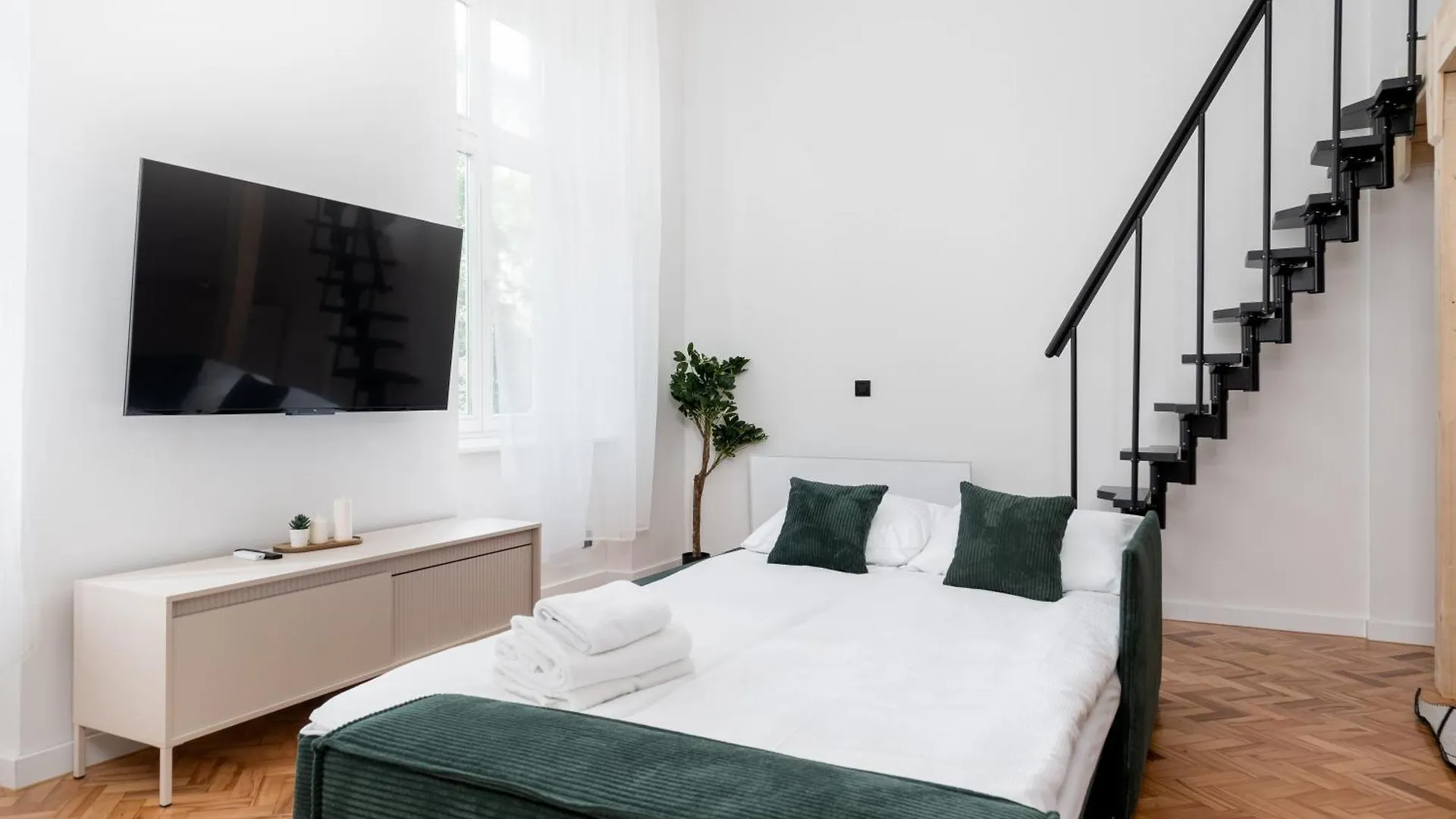 Old Town Apartment With Mezzanine Krakow