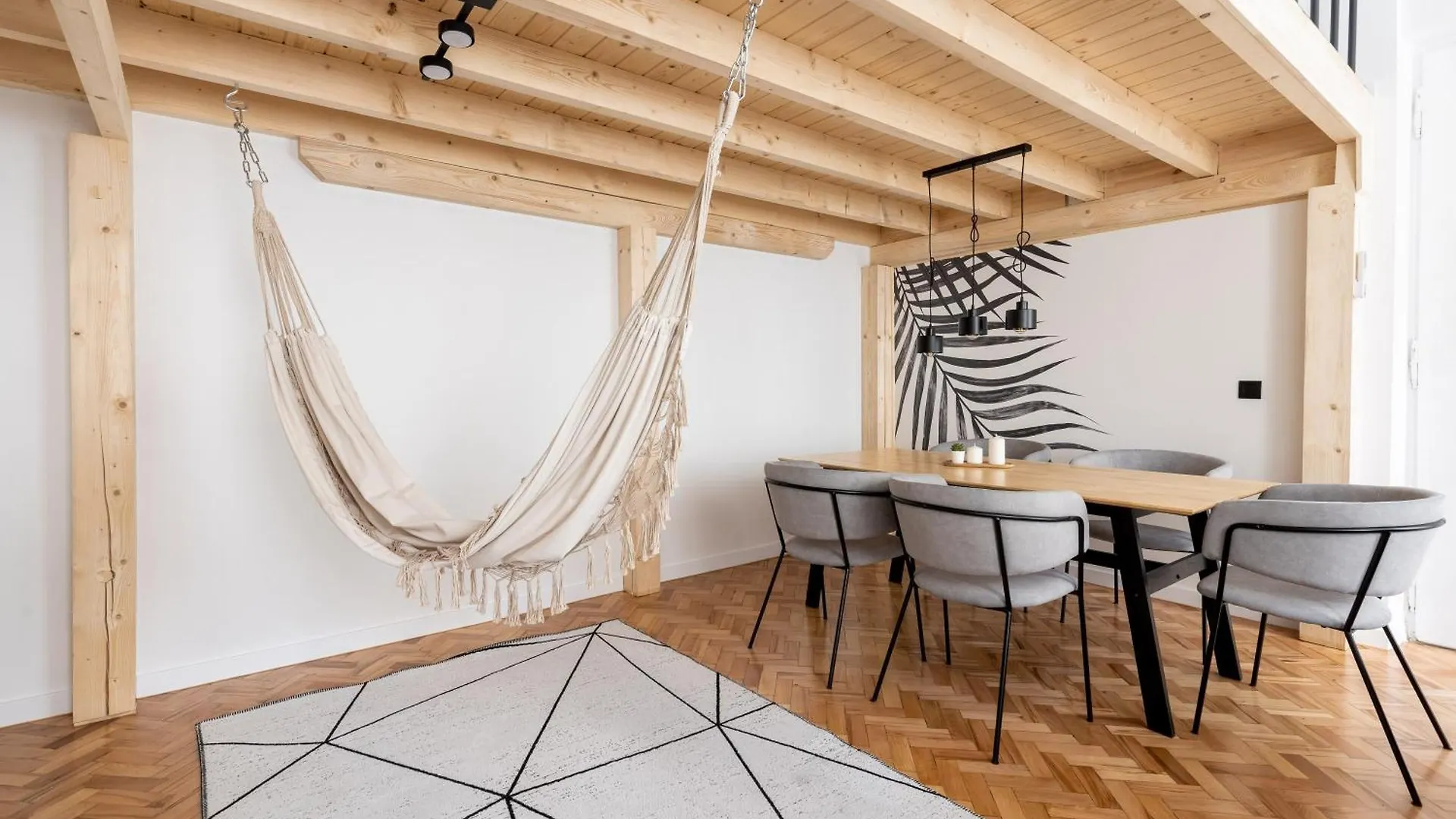 Old Town Apartment With Mezzanine Krakow