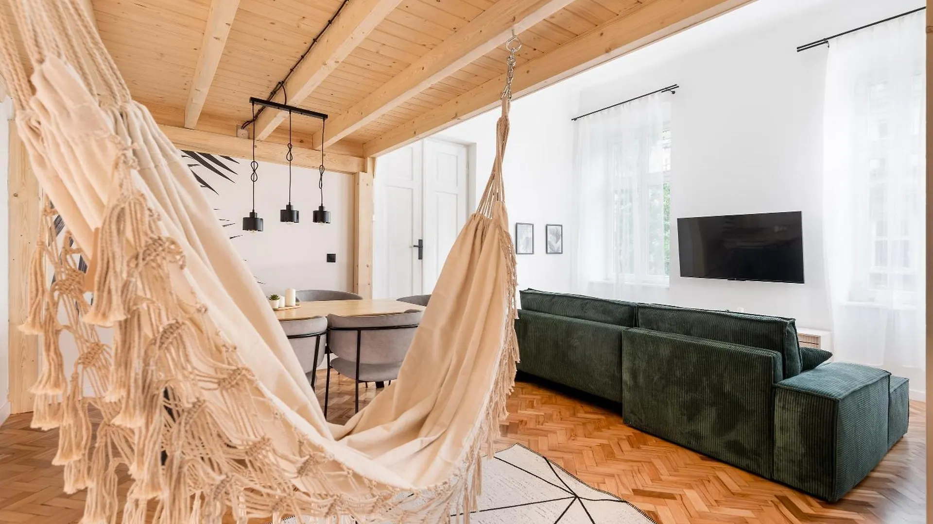 Old Town Apartment With Mezzanine Krakow Poland