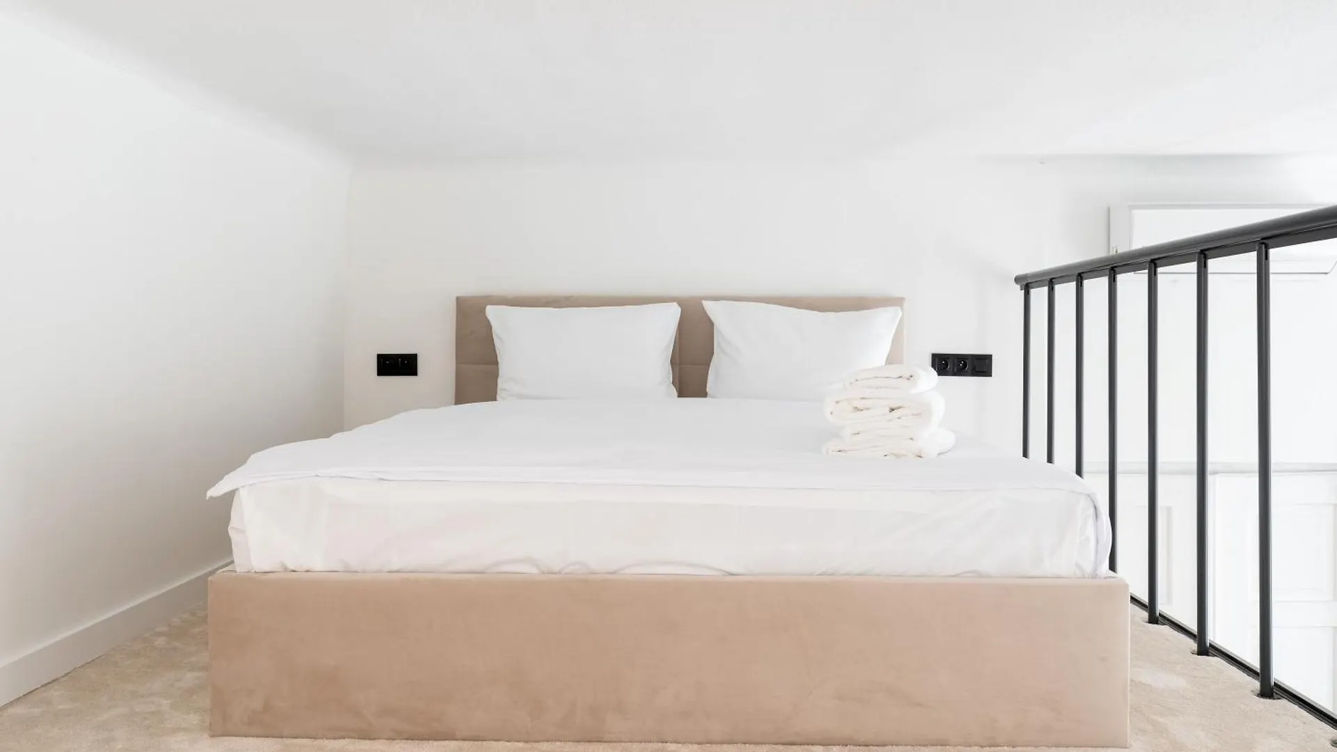 Old Town Apartment With Mezzanine Krakow